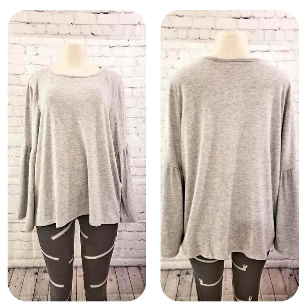 💥3for$20💥 Women's plus size flare sleeve gray top